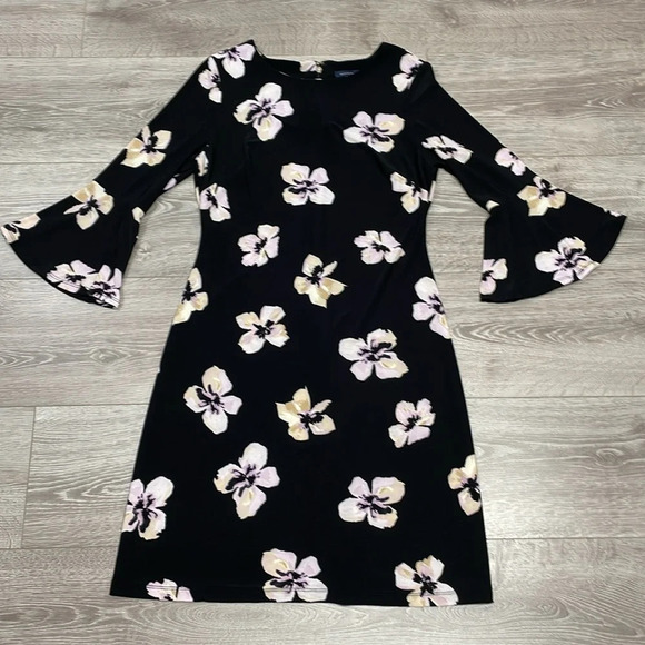 NWOT Tommy Hilfiger Floral Printed Jersey Bell Sleeve A-Line Dress 4 - Picture 9 of 16